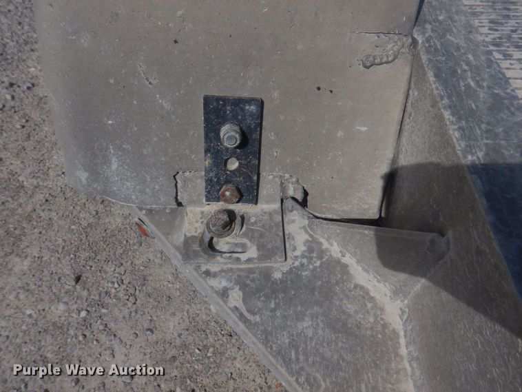 image for item KD9036 2014 Aluma 8218  utility trailer