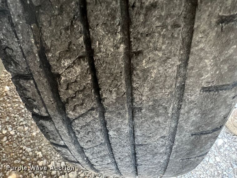 image for item KD9036 2014 Aluma 8218  utility trailer