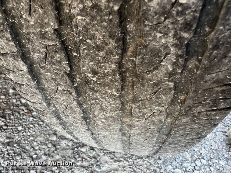 image for item KD9036 2014 Aluma 8218  utility trailer