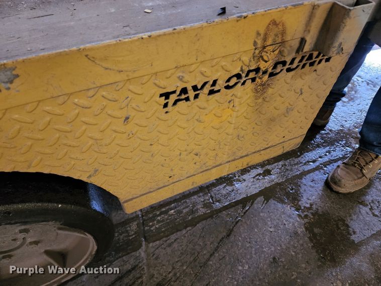 image for item KF9069 Taylor Dunn  utility cart