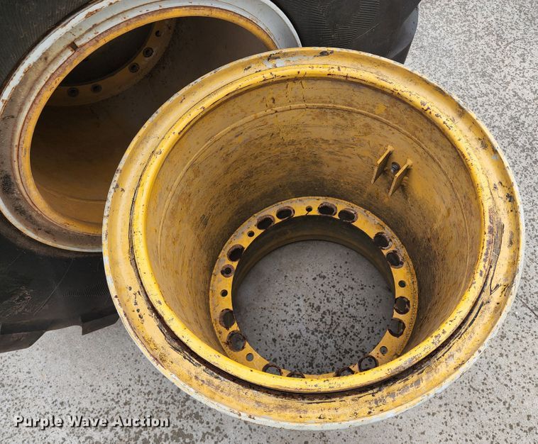 image for item KF9164 (6) 1000/50R25 tires and wheels