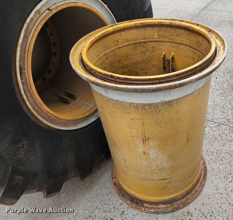 image for item KF9164 (6) 1000/50R25 tires and wheels