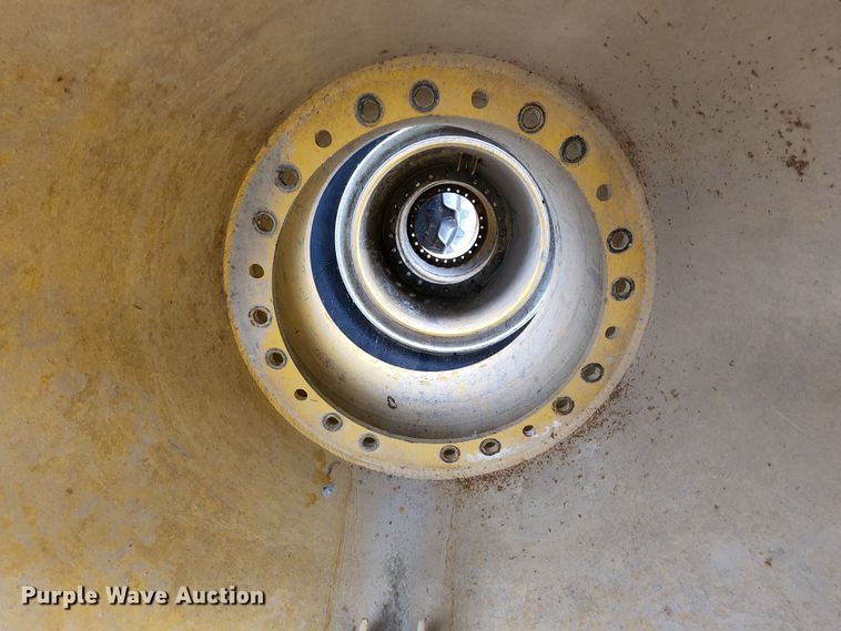 image for item KF9164 (6) 1000/50R25 tires and wheels