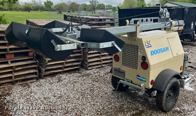 image for item KG9708 2013 Doosan LSCWKUB-60HZ-T4F  light plant