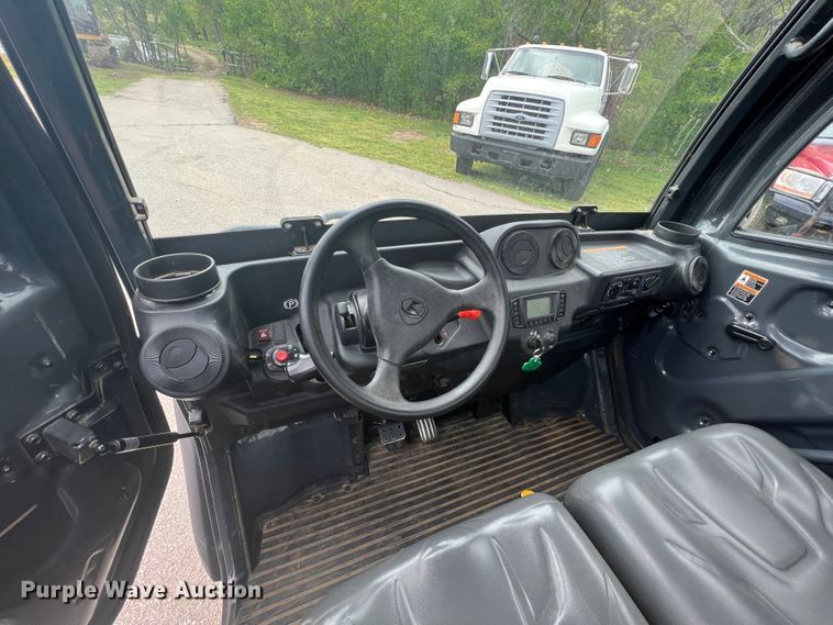 image for item KG9739 2016 Kubota RTV-X1100C  utility vehicle