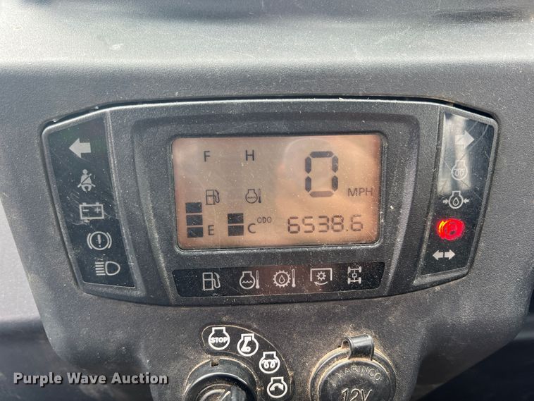 image for item KG9739 2016 Kubota RTV-X1100C  utility vehicle