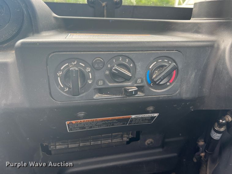 image for item KG9739 2016 Kubota RTV-X1100C  utility vehicle