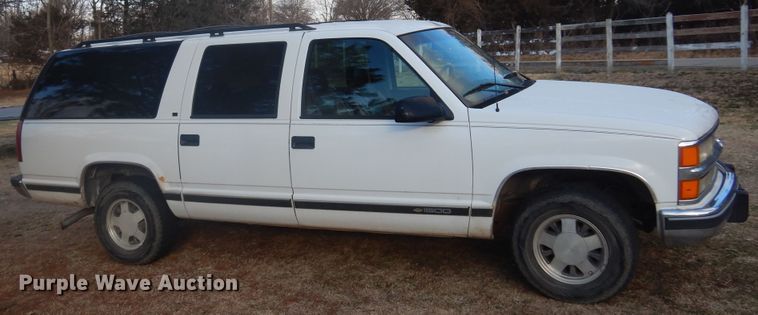 image for item KJ9581 1996 Chevrolet Suburban C1500  SUV