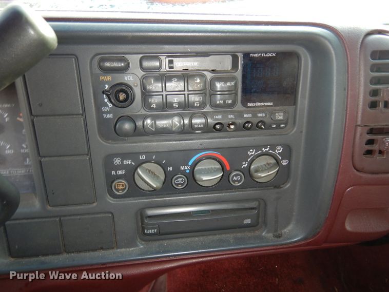 image for item KJ9581 1996 Chevrolet Suburban C1500  SUV