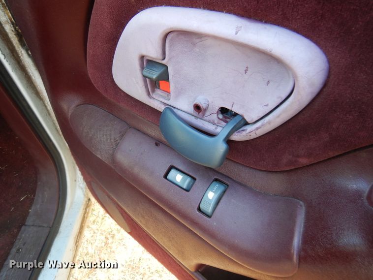 image for item KJ9581 1996 Chevrolet Suburban C1500  SUV