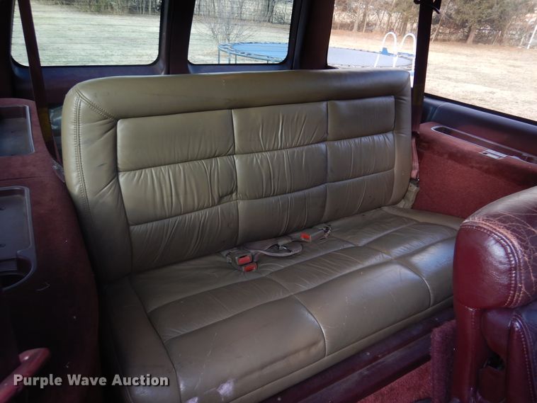 image for item KJ9581 1996 Chevrolet Suburban C1500  SUV