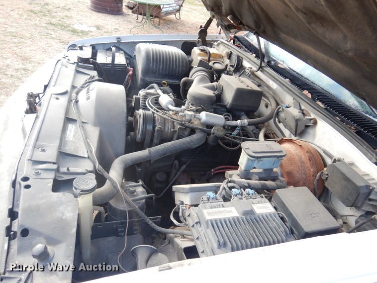 image for item KJ9581 1996 Chevrolet Suburban C1500  SUV