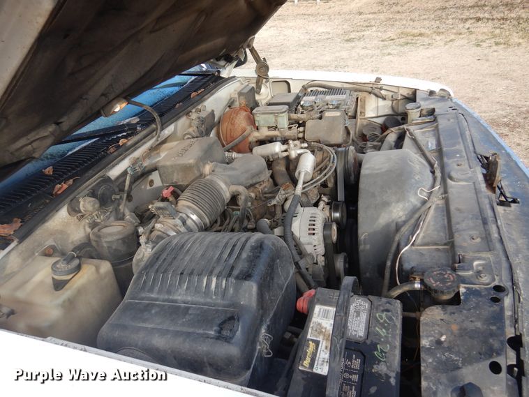 image for item KJ9581 1996 Chevrolet Suburban C1500  SUV