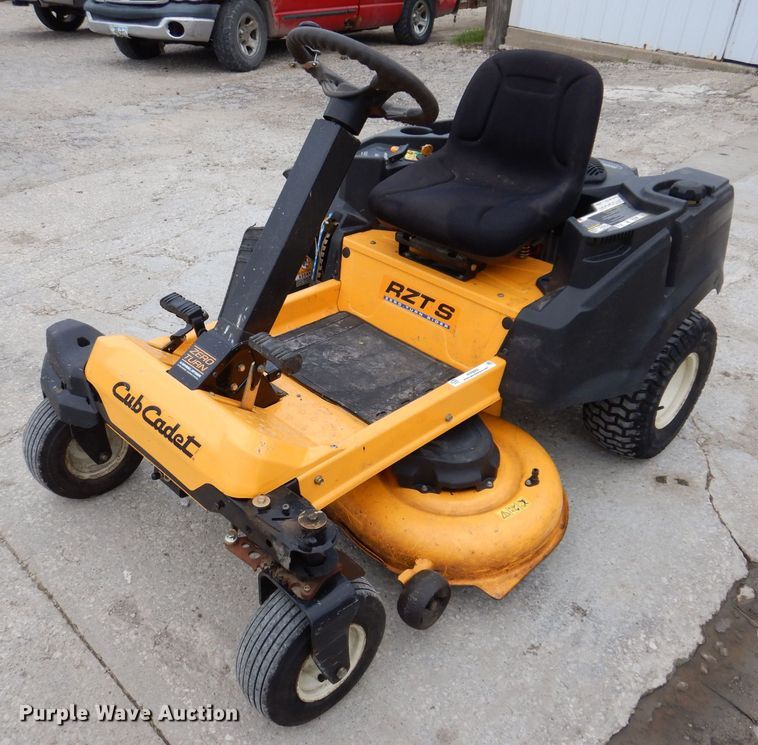 image for item KN9868 2014 Cub Cadet RZT-S  ZTR lawn mower