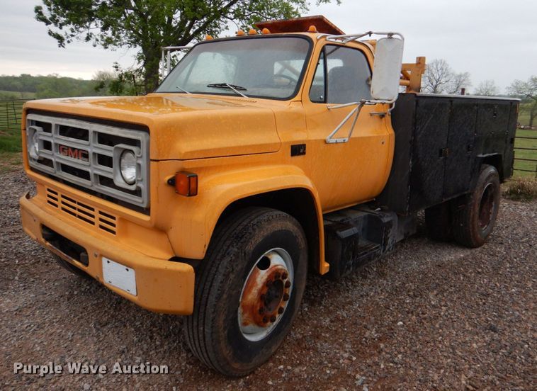 image for item KP9163 1986 GMC 6000  utility / service truck