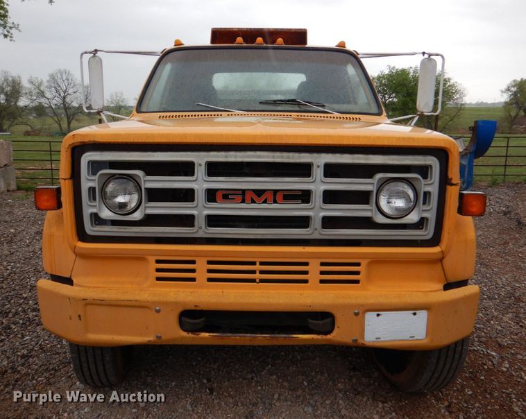 image for item KP9163 1986 GMC 6000  utility / service truck