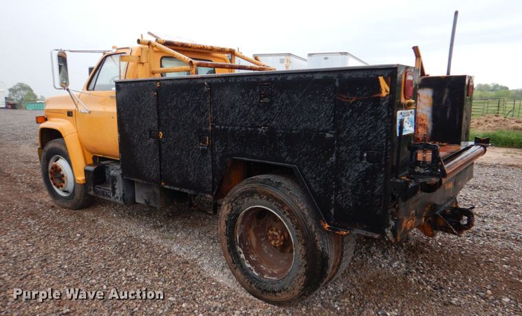 image for item KP9163 1986 GMC 6000  utility / service truck