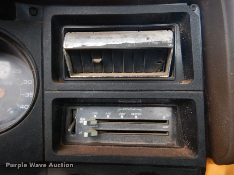 image for item KP9163 1986 GMC 6000  utility / service truck