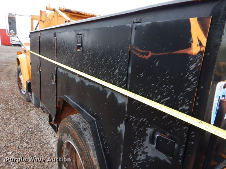 image for item KP9163 1986 GMC 6000  utility / service truck