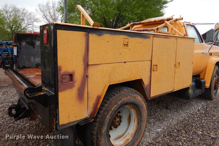 image for item KP9163 1986 GMC 6000  utility / service truck