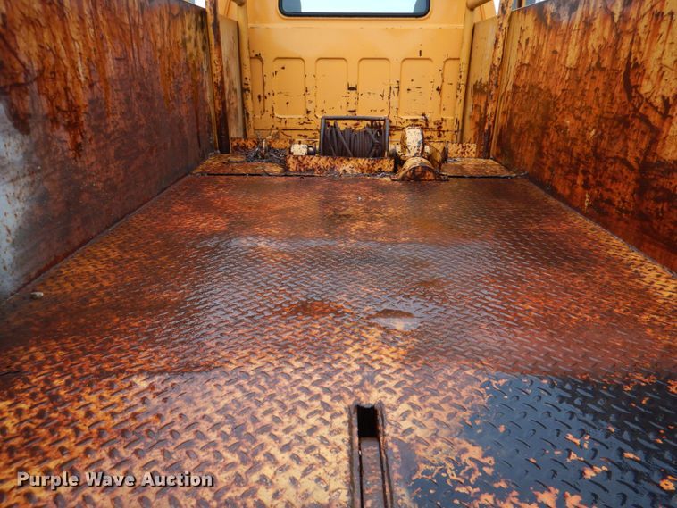 image for item KP9163 1986 GMC 6000  utility / service truck