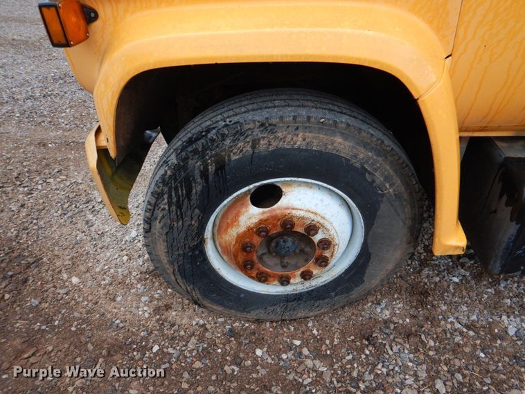 image for item KP9163 1986 GMC 6000  utility / service truck