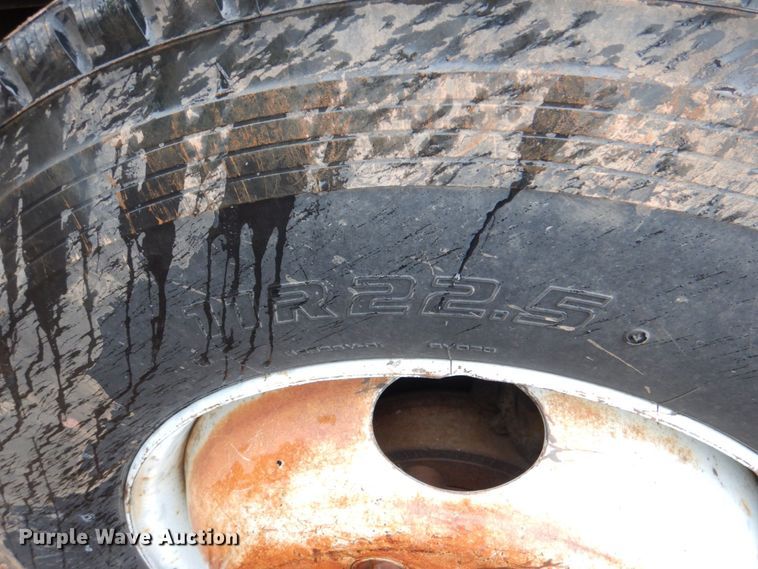 image for item KP9163 1986 GMC 6000  utility / service truck