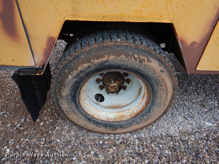 image for item KP9163 1986 GMC 6000  utility / service truck