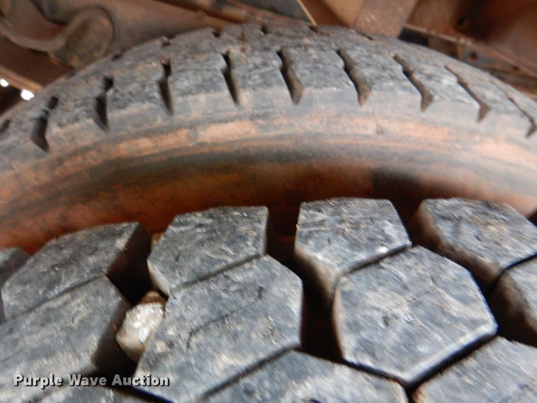 image for item KP9163 1986 GMC 6000  utility / service truck