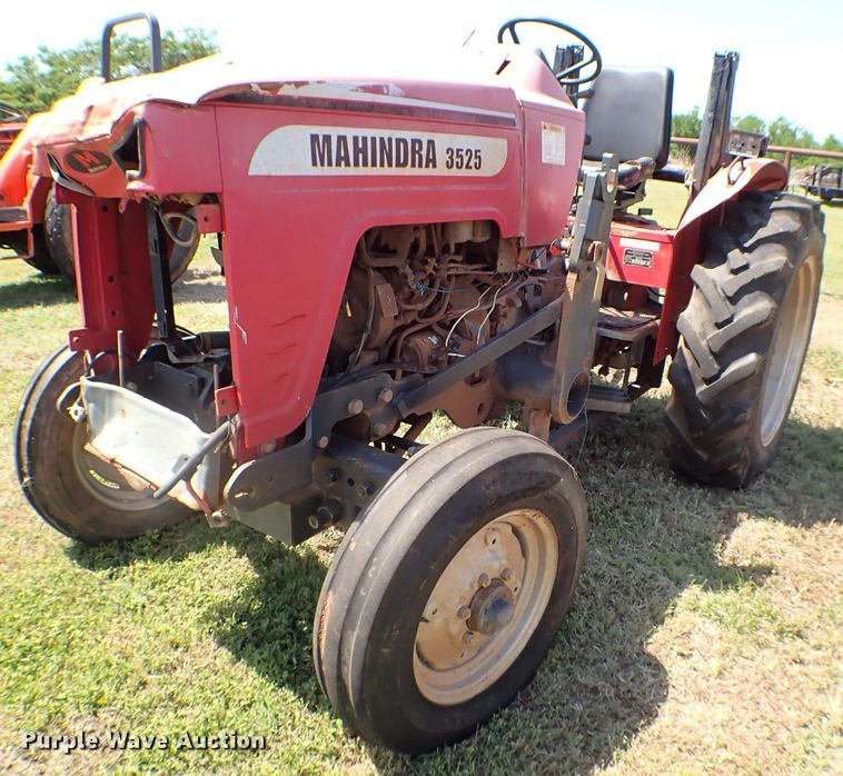 image for item KQ9672 2007 Mahindra 3525DI tractor