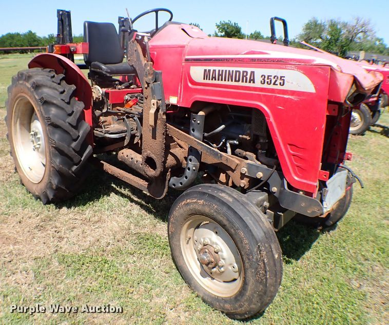 image for item KQ9672 2007 Mahindra 3525DI tractor