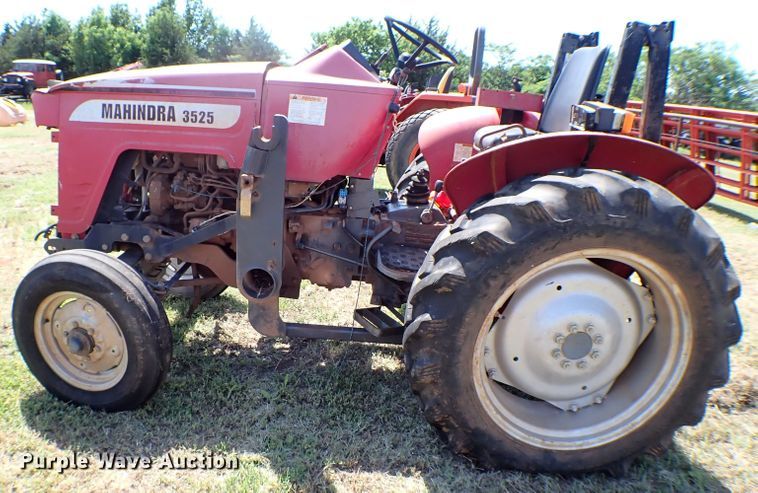 image for item KQ9672 2007 Mahindra 3525DI tractor