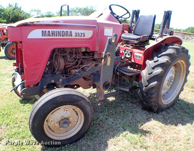 image for item KQ9672 2007 Mahindra 3525DI tractor
