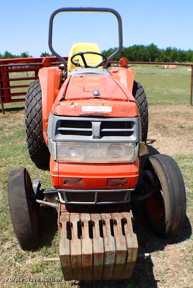 image for item KQ9673 Kubota L4200  tractor