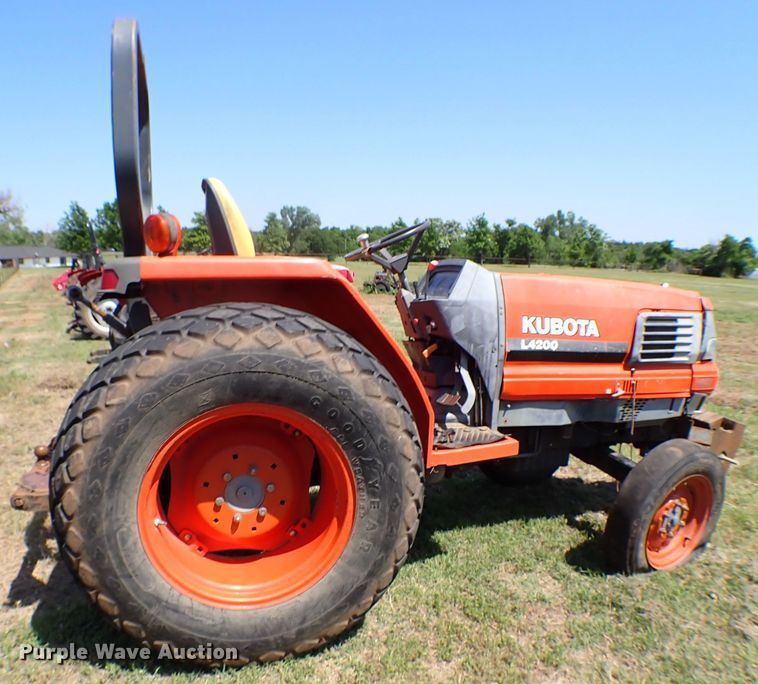 image for item KQ9673 Kubota L4200  tractor