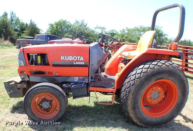image for item KQ9673 Kubota L4200  tractor