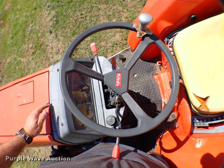 image for item KQ9673 Kubota L4200  tractor