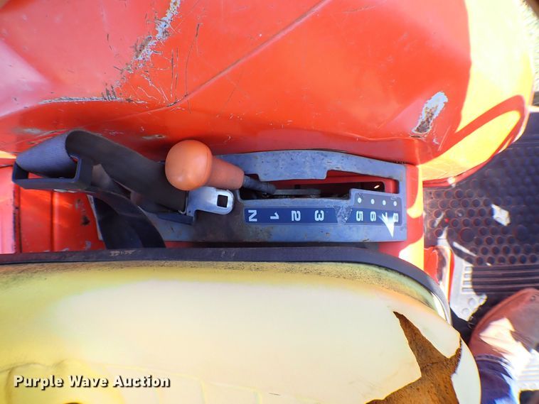 image for item KQ9673 Kubota L4200  tractor