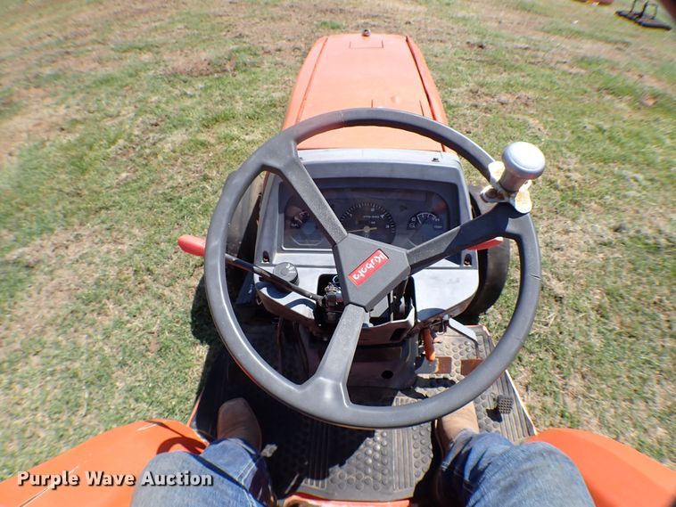 image for item KQ9673 Kubota L4200  tractor