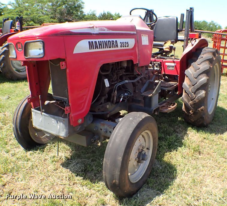 image for item KQ9674 2007 Mahindra 3525DI tractor