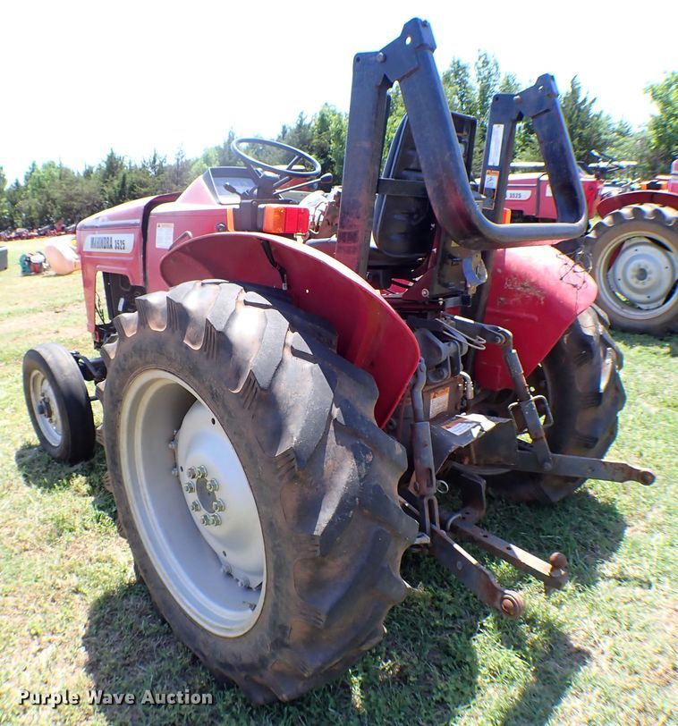 image for item KQ9674 2007 Mahindra 3525DI tractor