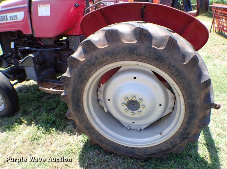 image for item KQ9674 2007 Mahindra 3525DI tractor