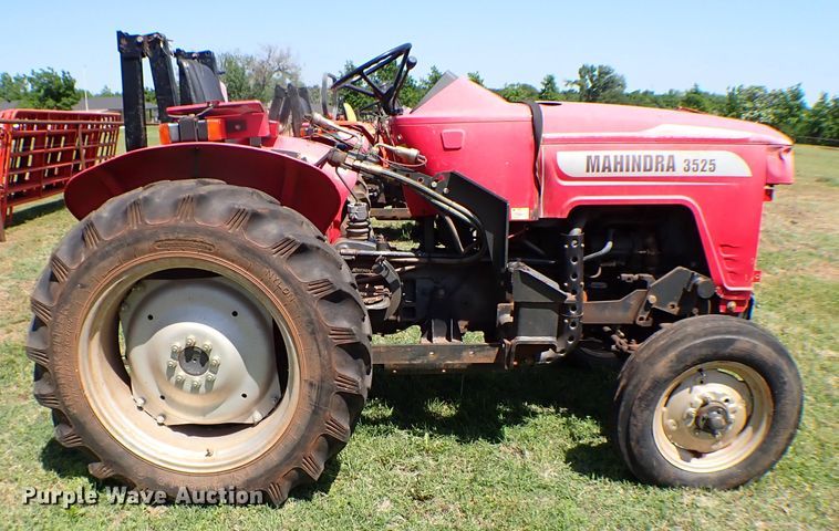 image for item KQ9675 2007 Mahindra 3525DI tractor