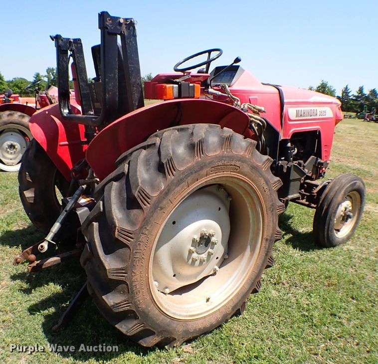 image for item KQ9675 2007 Mahindra 3525DI tractor