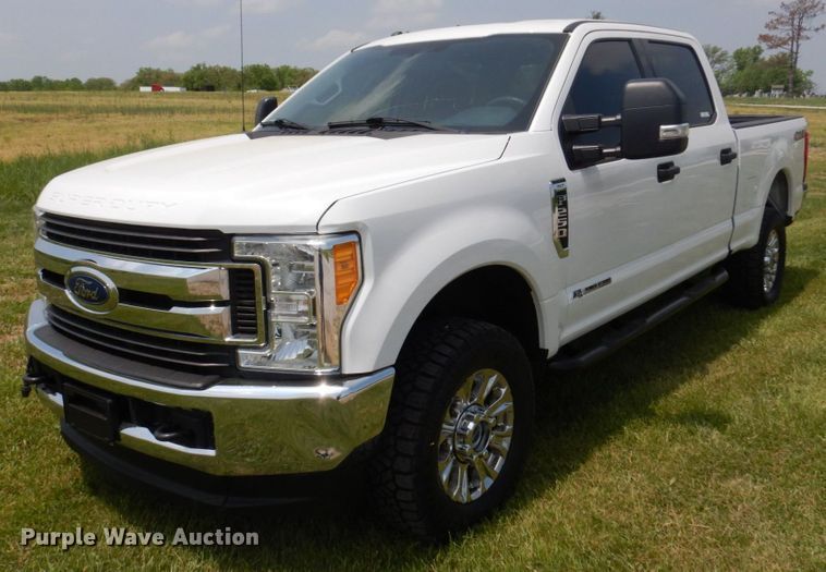 image for item KR9357 2017 Ford F250 Super Duty XLT  Crew Cab pickup truck