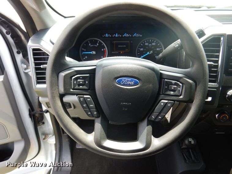 image for item KR9357 2017 Ford F250 Super Duty XLT  Crew Cab pickup truck