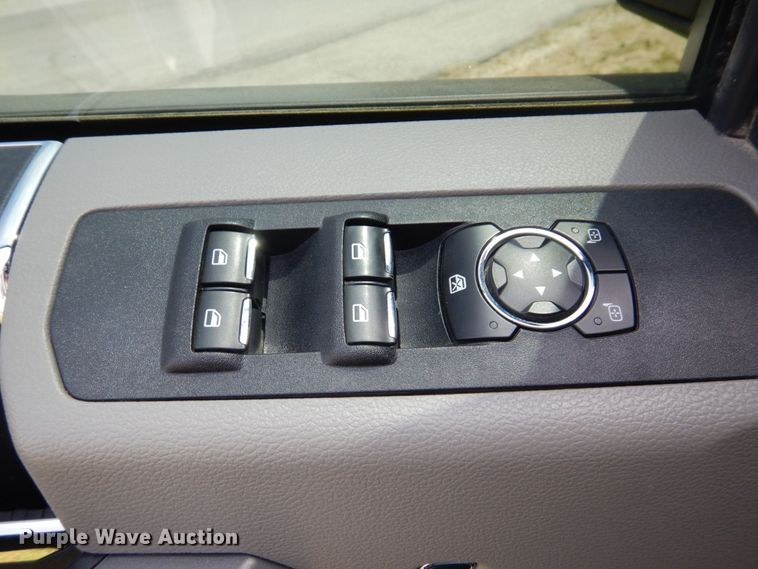 image for item KR9357 2017 Ford F250 Super Duty XLT  Crew Cab pickup truck