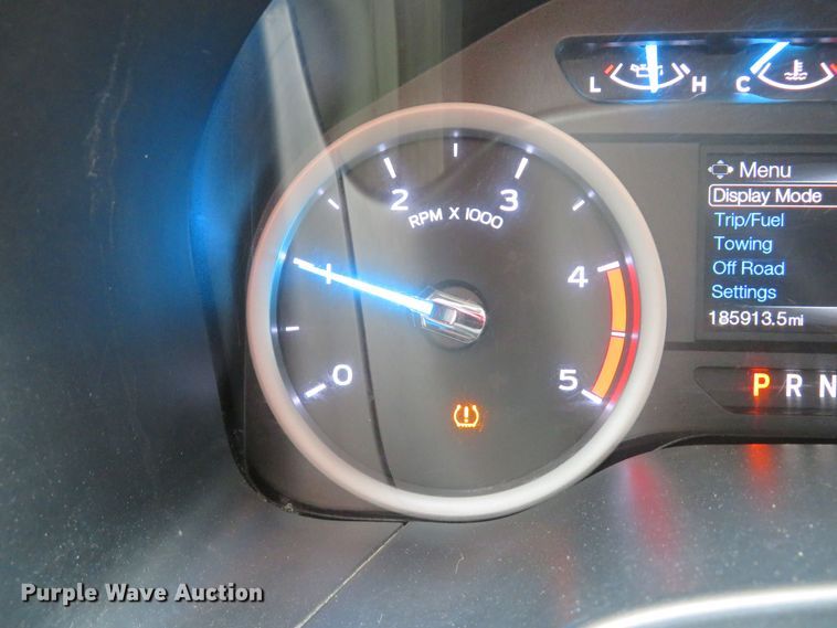 image for item KR9357 2017 Ford F250 Super Duty XLT  Crew Cab pickup truck