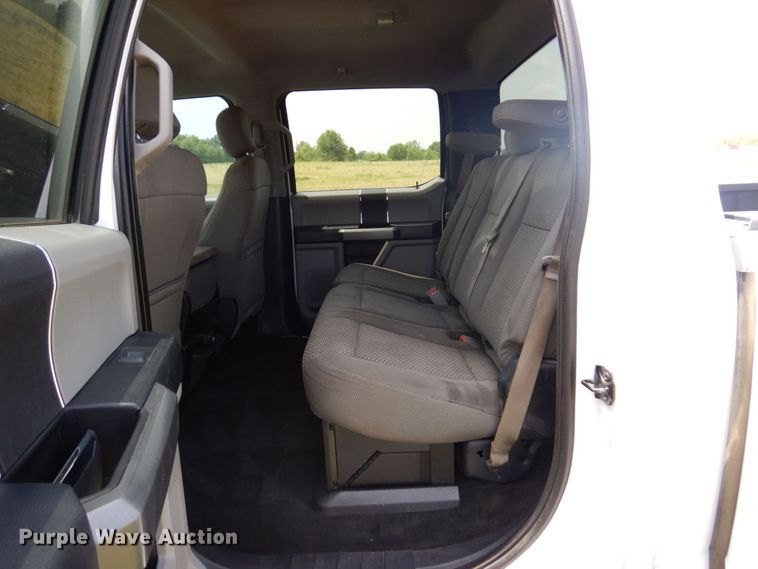 image for item KR9357 2017 Ford F250 Super Duty XLT  Crew Cab pickup truck