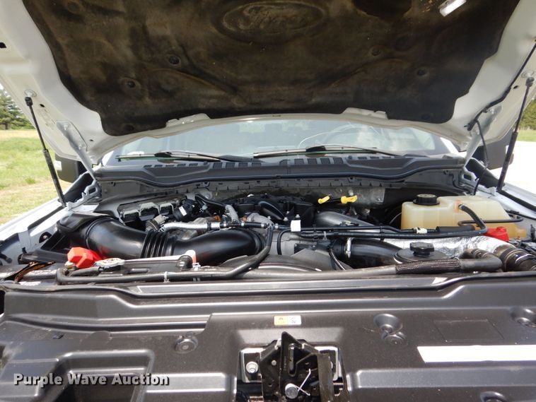 image for item KR9357 2017 Ford F250 Super Duty XLT  Crew Cab pickup truck